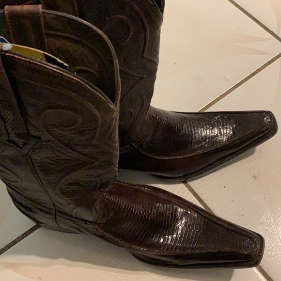 Bot - Picture 3 of 4